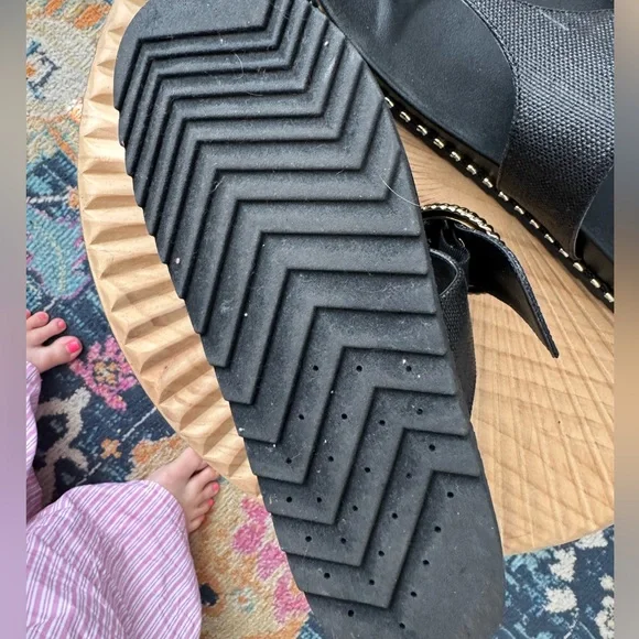 Jessica Simpson Cymmeri Stud Sandal black size 11 Gold Studs - Picture 9 of 10